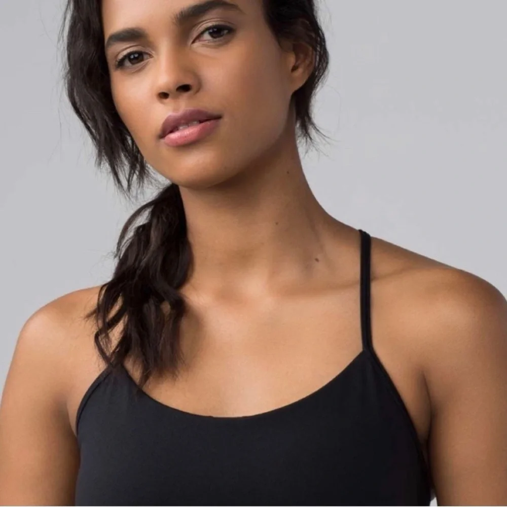 LULULEMON Power Pose Tank Top with Shelf Bra Black A/B Cup Luon Size 4 EUC